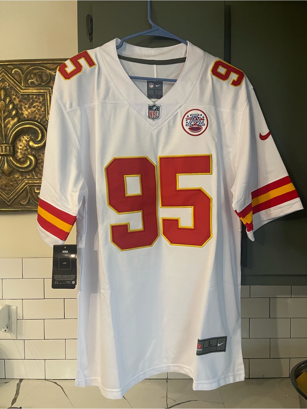 Men’s Chris Jones Chiefs Jersey Size L.